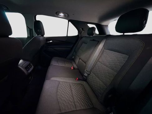 Used 2018 Chevrolet Equinox LT image 21