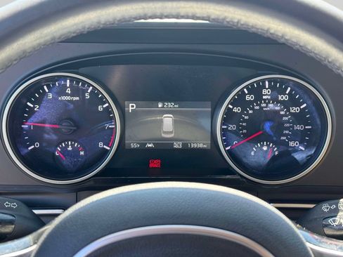 Used 2024 Kia Carnival LX FWD image 24