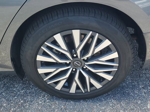 Certified 2024 Nissan Altima 2.5 SV FWD image 9