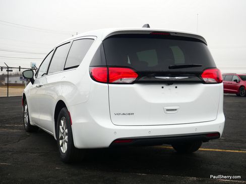 New 2026 Chrysler Voyager LX image 11