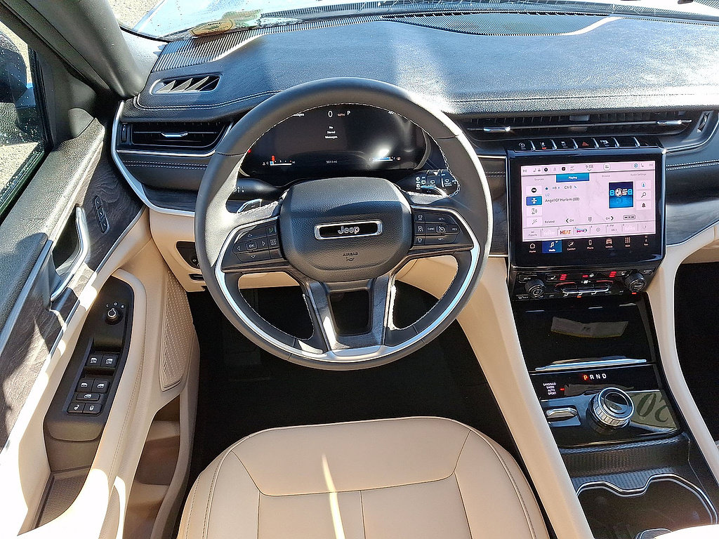 Certified 2025 Jeep Grand Cherokee Limited AWD/4WD image 21