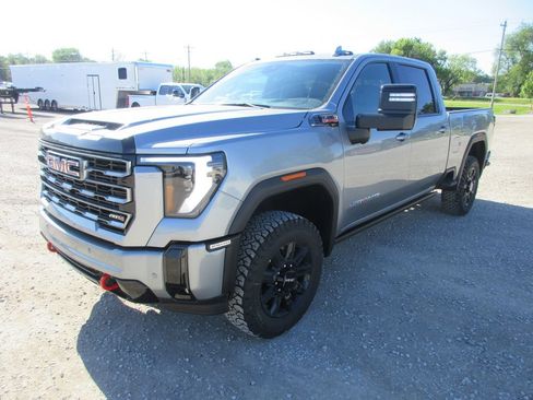 New 2026 GMC Sierra 2500 AT4 w/ AT4 Premium Plus Package AWD/4WD image 10