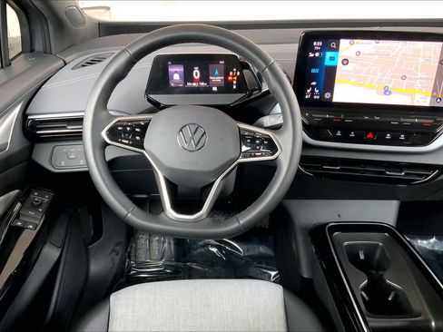 Used 2023 Volkswagen ID.4 Pro image 5