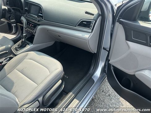 Used 2017 Hyundai Elantra SE FWD image 20