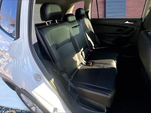 Used 2018 Volkswagen Tiguan SEL image 26