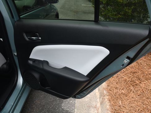 Certified 2022 Toyota Prius Limited w/ Premium Convenience Package FWD image 20