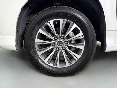 Certified 2022 Lexus GX 460 Luxury w/ Off Road Package image 33