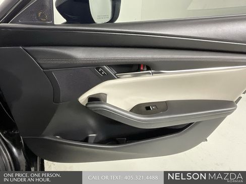 Used 2021 MAZDA MAZDA3 s image 20