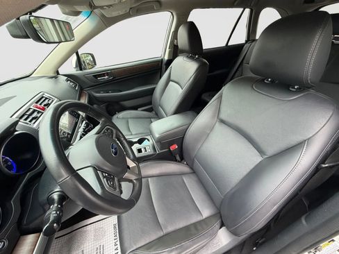 Used 2017 Subaru Outback 3.6R Limited AWD/4WD image 13