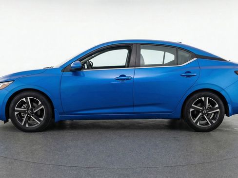 Used 2025 Nissan Sentra SV image 5