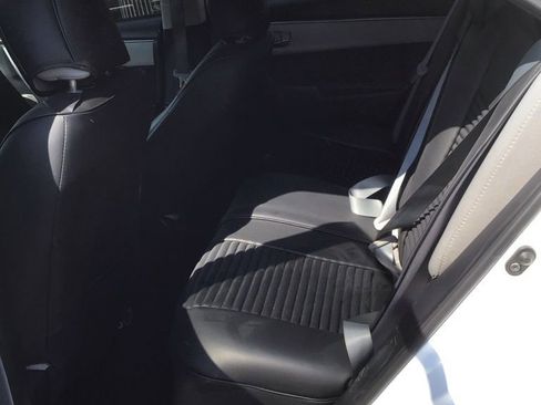 Used 2014 Toyota Corolla LE FWD image 5