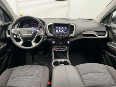 Used 2024 GMC Terrain SLE w/ Driver Convenience Package image 16