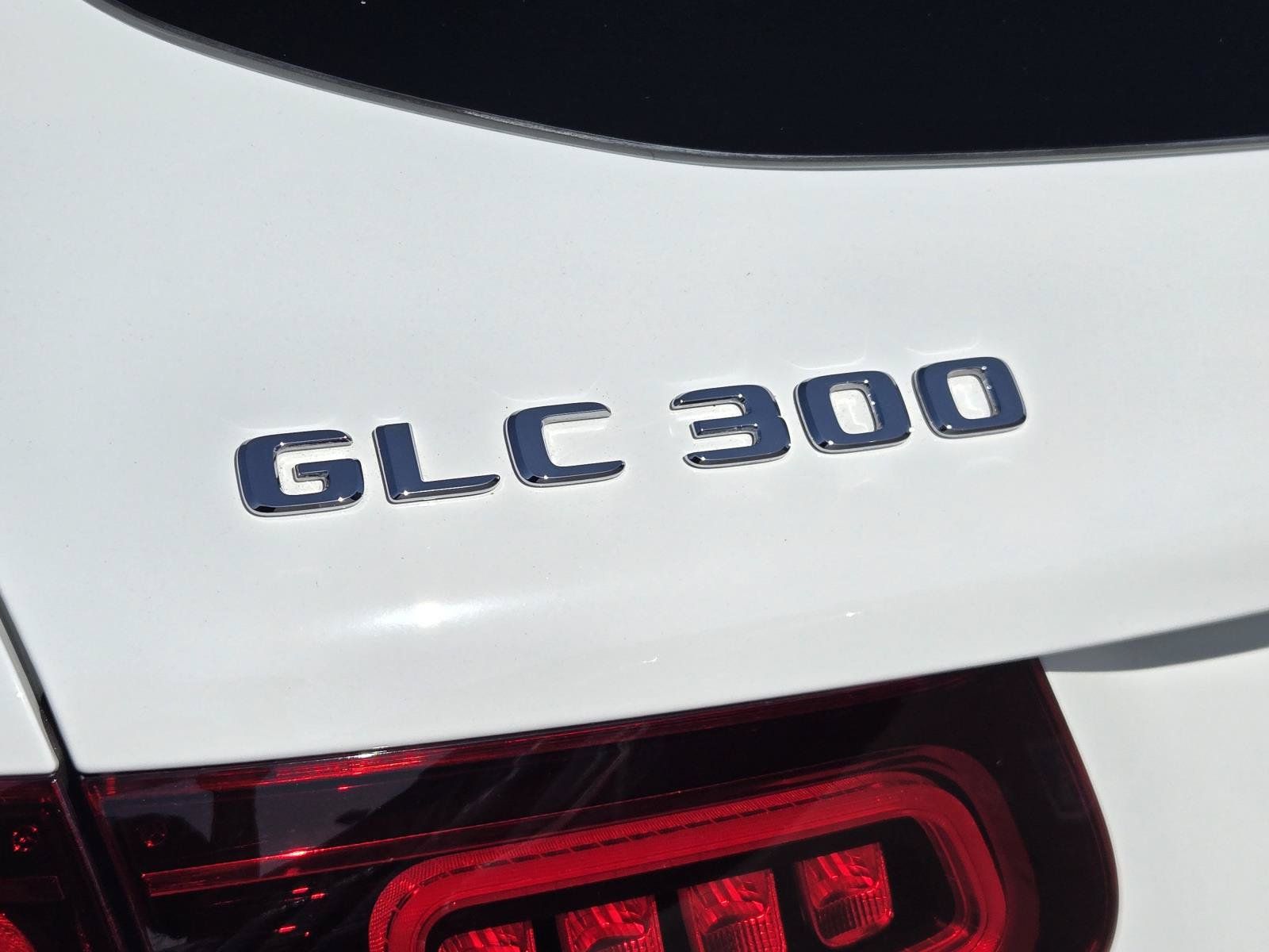 Used 2022 Mercedes-Benz GLC 300 w/ Premium Package Lite image 31