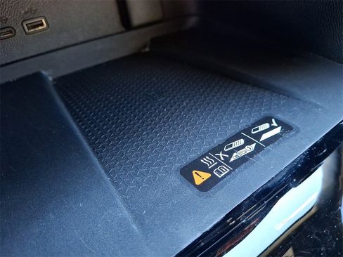 Certified 2025 Chevrolet Traverse LT image 25