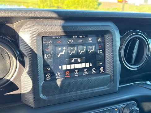 Used 2021 Jeep Wrangler Unlimited Sport image 23