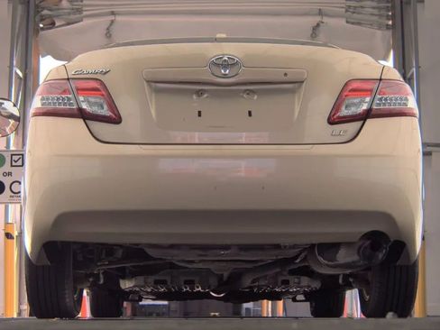 Used 2011 Toyota Camry LE w/ LE Extra-Value Pkg image 13