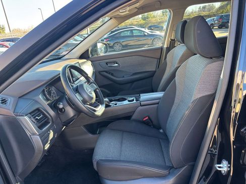 Used 2023 Nissan Rogue SV image 27