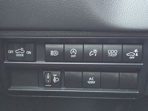 Used 2024 Toyota Tundra Limited w/ Power Package AWD/4WD image 19
