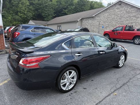 Used 2013 Nissan Altima 3.5 SL FWD image 5