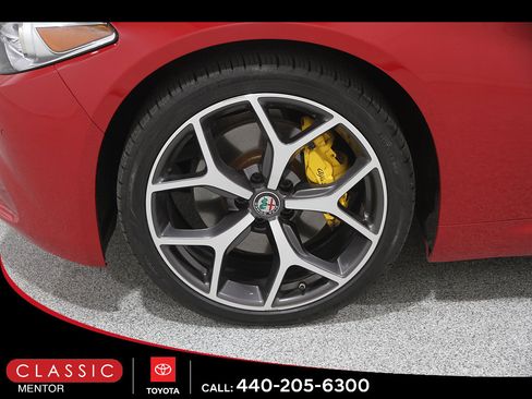 Used 2021 Alfa Romeo Giulia Ti w/ Active Assist 2 Package TI AWD/4WD image 21