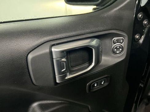 Used 2023 Jeep Gladiator Sport image 23