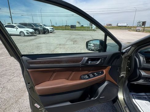 Used 2019 Subaru Outback 2.5i Touring w/ Popular Package #3A image 12