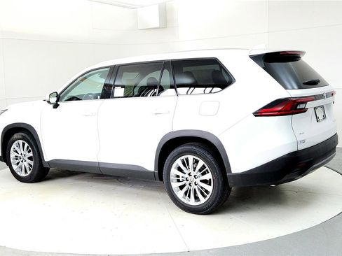 New 2026 Toyota Grand Highlander Platinum image 4