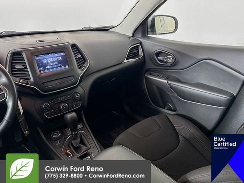 Used 2019 Jeep Cherokee Latitude w/ Cold Weather Group image 26