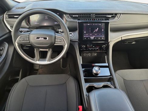 New 2025 Jeep Grand Cherokee Laredo w/ MOPAR Finishing Package image 19