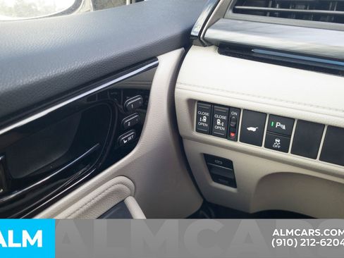 Used 2025 Honda Odyssey Elite image 36