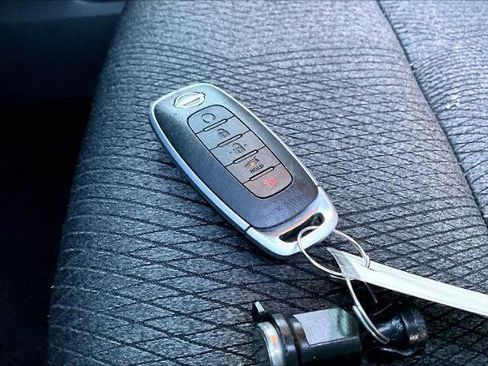 Certified 2025 Nissan Rogue SV image 13