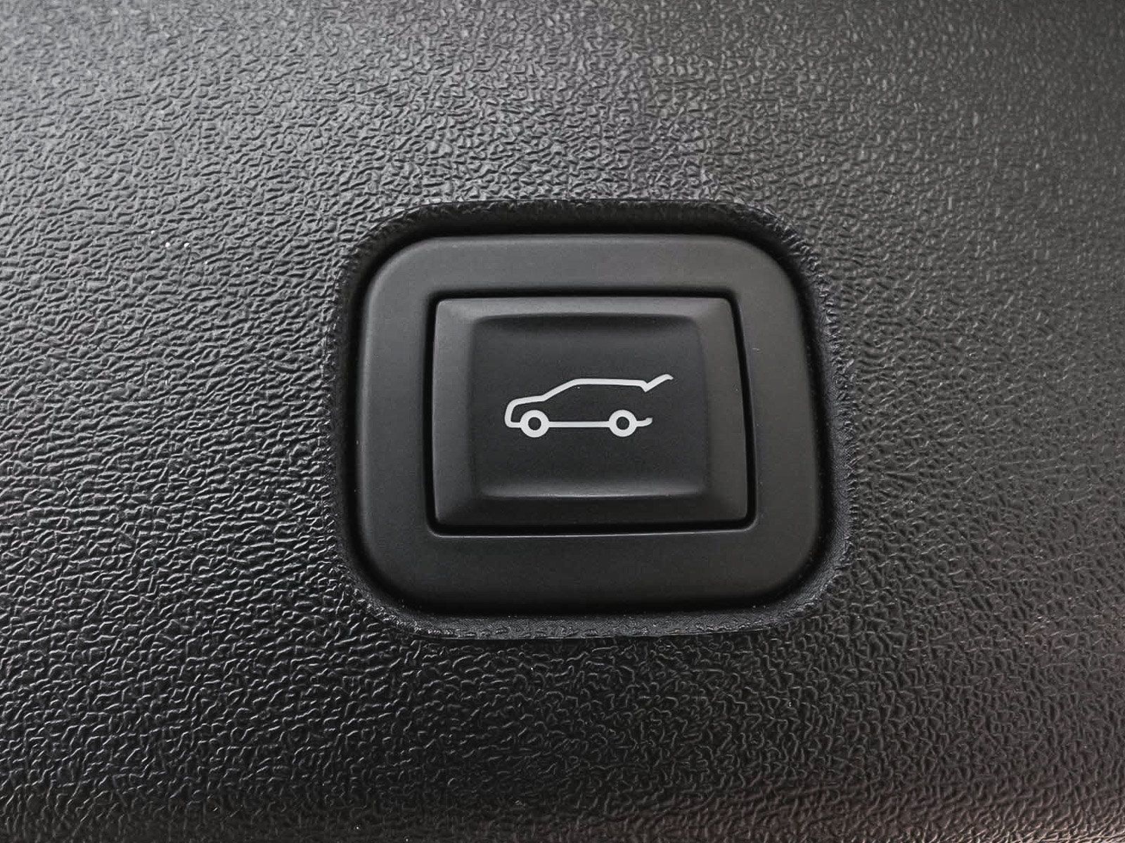 Used 2025 Cadillac Optiq Luxury 1 AWD/4WD image 56