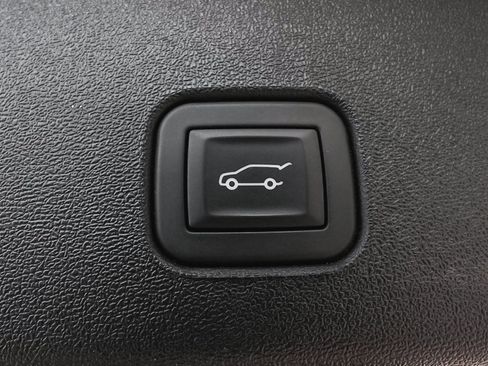 Used 2025 Cadillac Optiq Luxury 1 AWD/4WD image 56