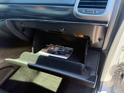 Used 2020 Jeep Grand Cherokee Limited w/ Luxury Group II image 31