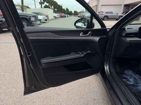 Used 2025 Kia K5 LXS FWD image 18