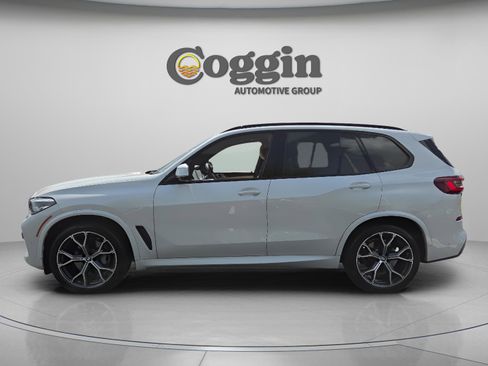 Used 2021 BMW X5 xDrive40i w/ M Sport Package image 3
