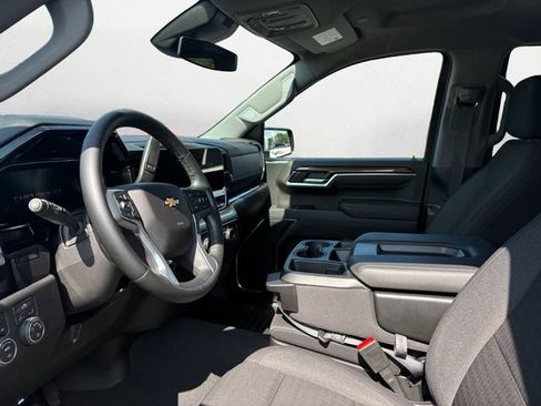 Used 2026 Chevrolet Silverado 1500 LT AWD/4WD image 9