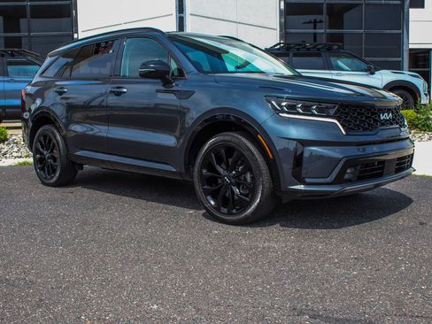 Used 2023 Kia Sorento SX AWD/4WD image 3