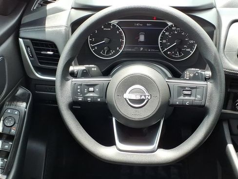 Used 2024 Nissan Rogue S AWD/4WD image 17