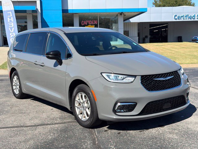 Used 2025 Chrysler Pacifica Select FWD image 18