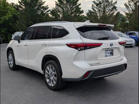 Used 2020 Toyota Highlander Limited image 3