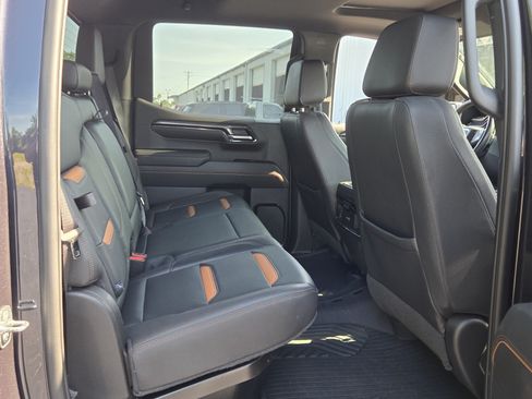 Used 2023 GMC Sierra 1500 AT4 w/ AT4 Premium Package AWD/4WD image 16