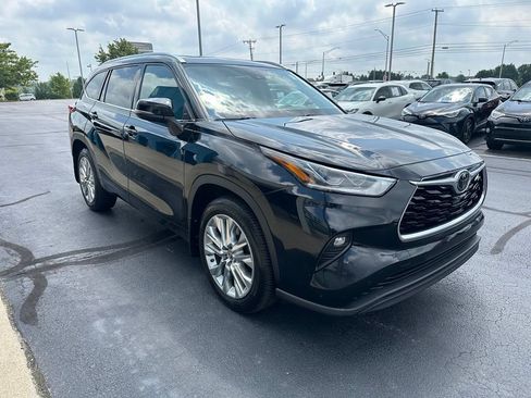 Used 2020 Toyota Highlander Limited AWD/4WD image 7
