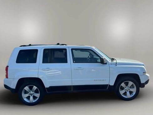 Used 2014 Jeep Patriot Limited w/ Sun/Sound Group FWD image 4
