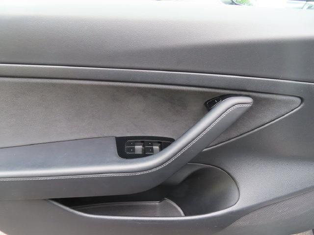 Used 2020 Tesla Model 3 Standard Range Plus RWD image 10