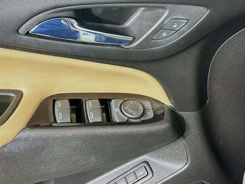 Used 2022 Chevrolet Equinox Premier AWD/4WD image 14