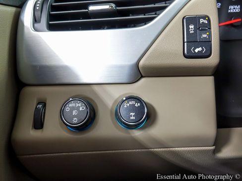 Used 2017 GMC Yukon SLT w/ Premium Edition image 21