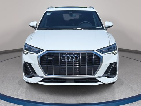 Used 2025 Audi Q3 2.0T Premium w/ Convenience Package AWD/4WD image 2