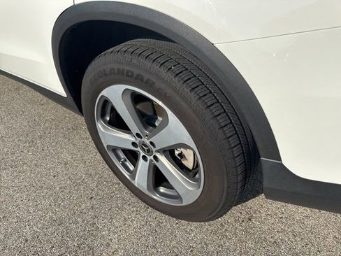 Used 2019 Mercedes-Benz GLC 300 4MATIC image 9