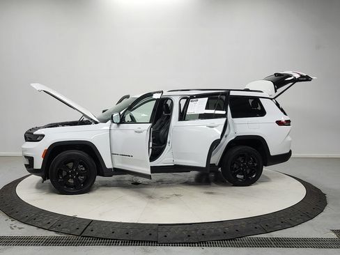 Used 2024 Jeep Grand Cherokee L Laredo AWD/4WD image 12